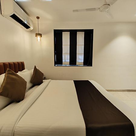 The Majlis Hotel - Colaba Bombay Extérieur photo