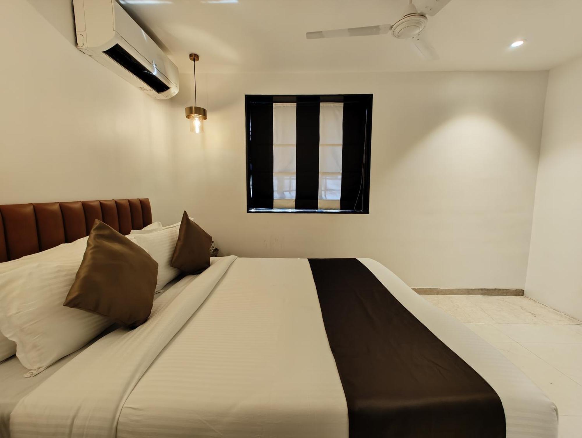 The Majlis Hotel - Colaba Bombay Extérieur photo