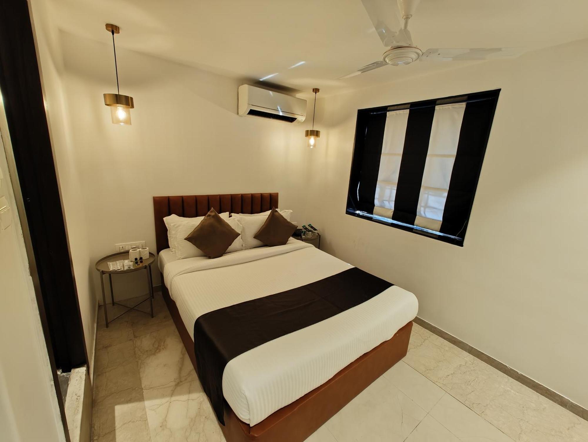 The Majlis Hotel - Colaba Bombay Extérieur photo