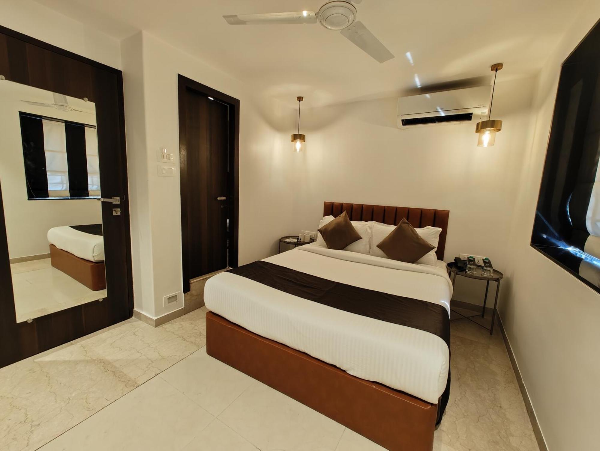 The Majlis Hotel - Colaba Bombay Extérieur photo