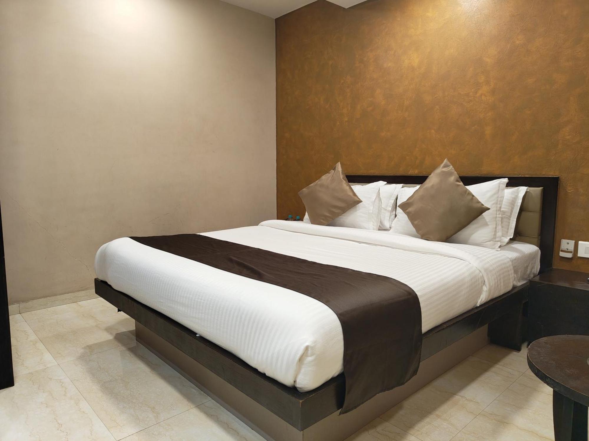 The Majlis Hotel - Colaba Bombay Extérieur photo