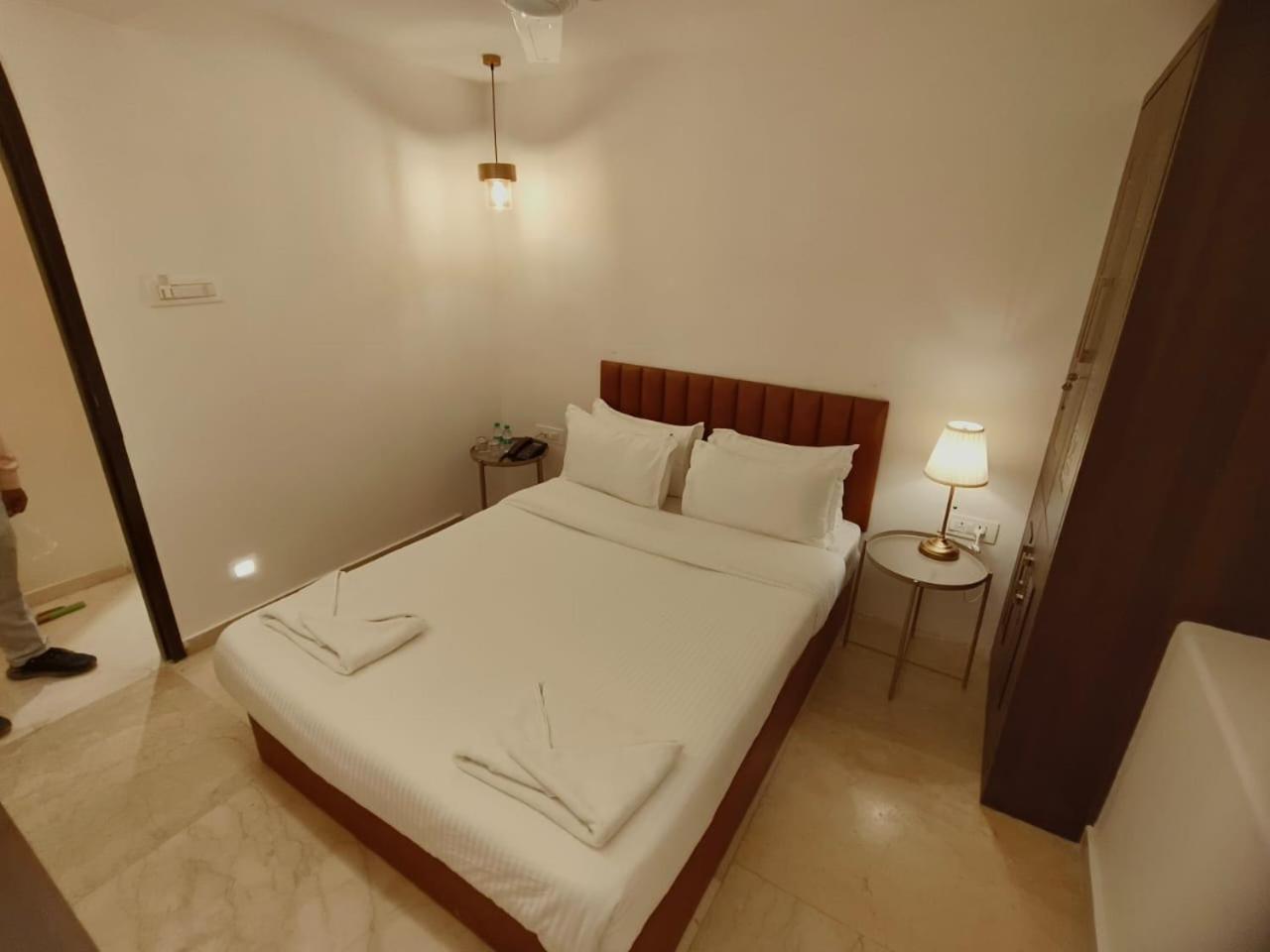 The Majlis Hotel - Colaba Bombay Extérieur photo