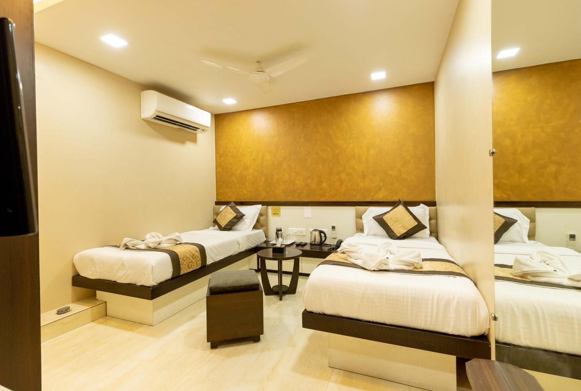 The Majlis Hotel - Colaba Bombay Extérieur photo